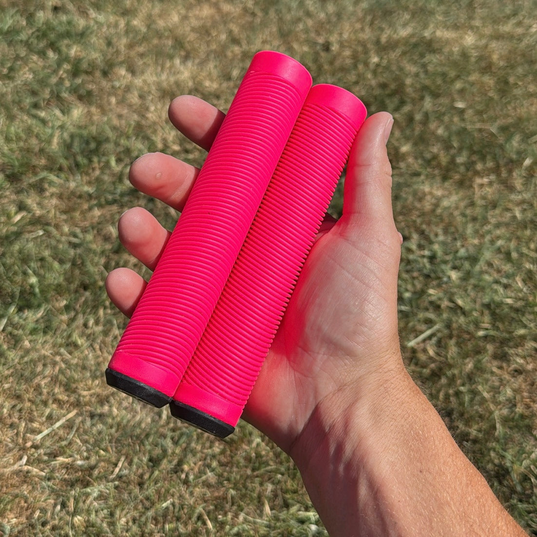 1 Pair of Grips (Pink)